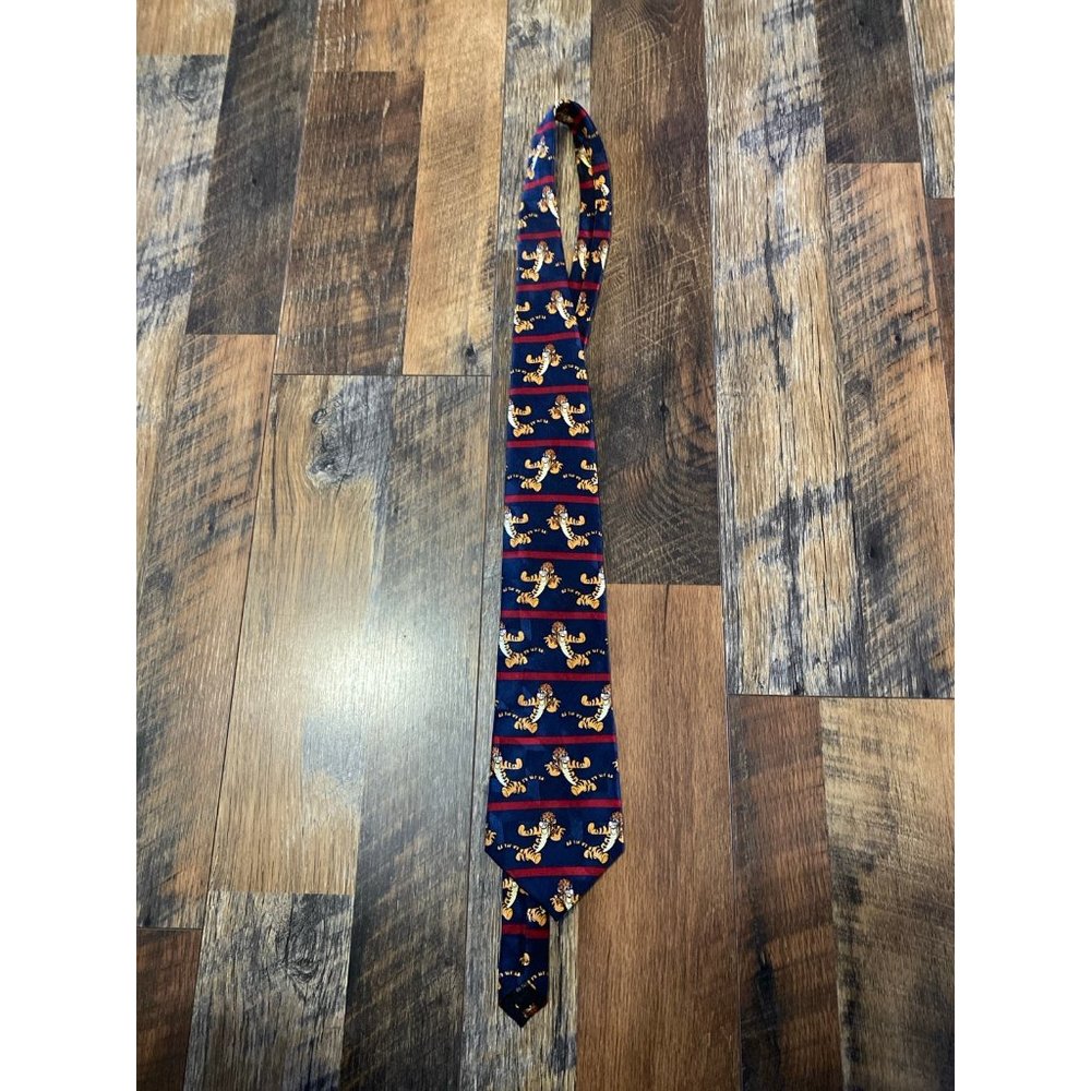 Pooh‎ 100 Acre Collection Football Tigger Tie